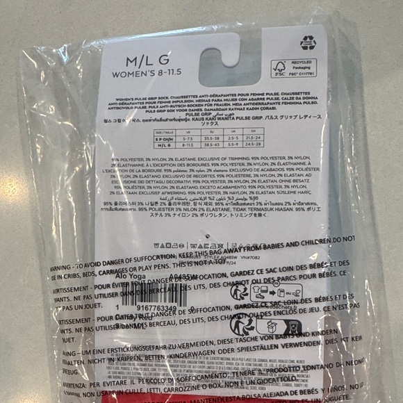 NWT ♥️ ALO Yoga Candy Red Pulse Grip Socks - Picture 6 of 8